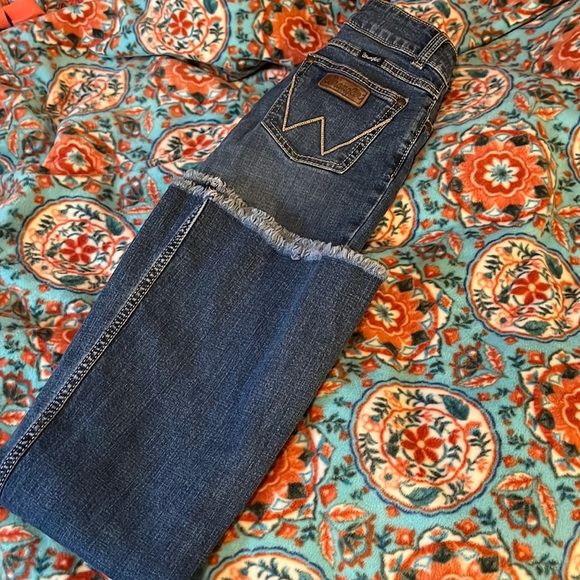 Size 00x34 Wrangler flare jeans - Picture 1 of 1